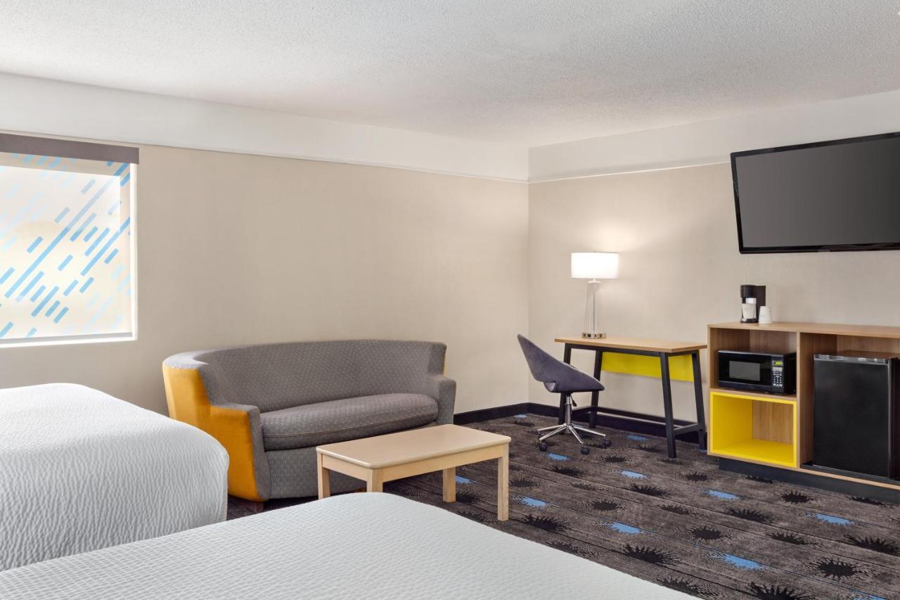Days Inn By Wyndham Kansas City International Airport Exteriör bild