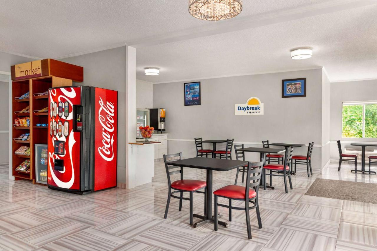 Days Inn By Wyndham Kansas City International Airport Exteriör bild