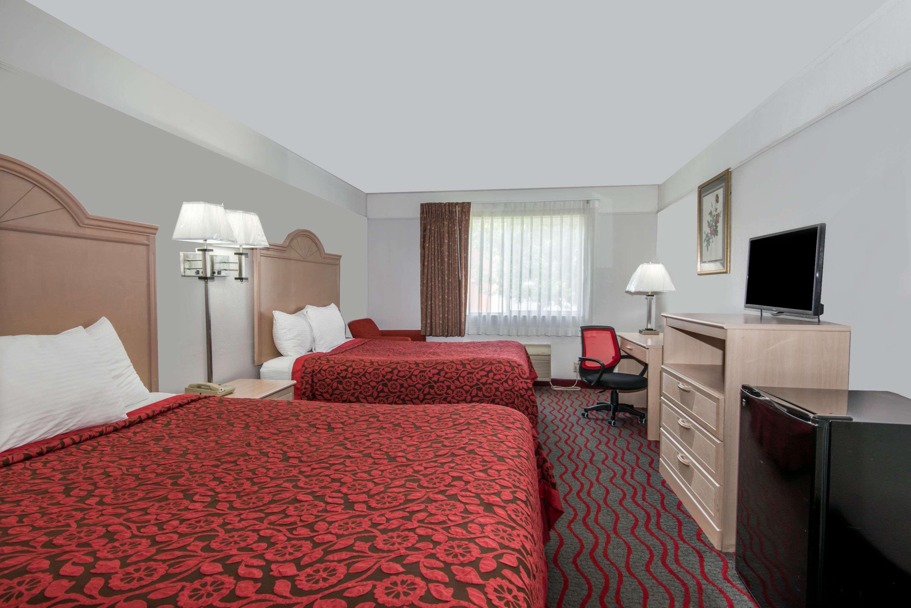 Days Inn By Wyndham Kansas City International Airport Exteriör bild