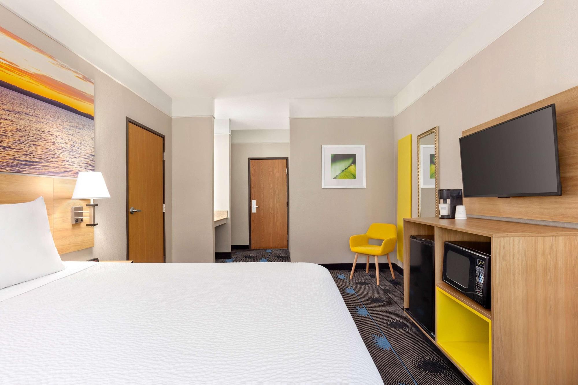 Days Inn By Wyndham Kansas City International Airport Exteriör bild